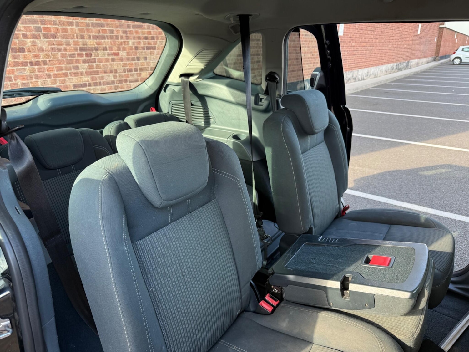 Used Ford Grand C-Max 2011 for sale - 77198305: Photo 22