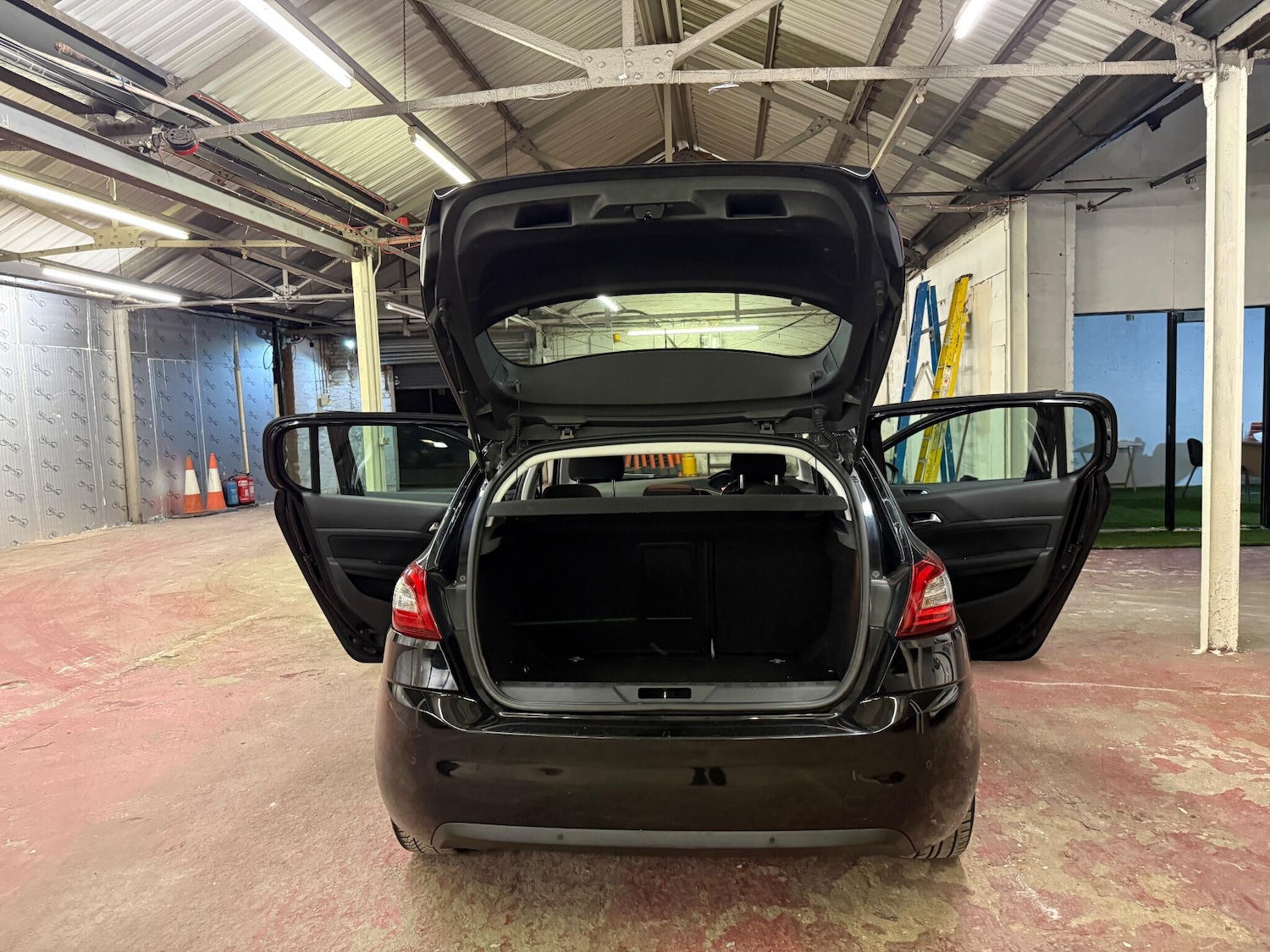 Used Peugeot 308 for sale - 76521826: Photo 29