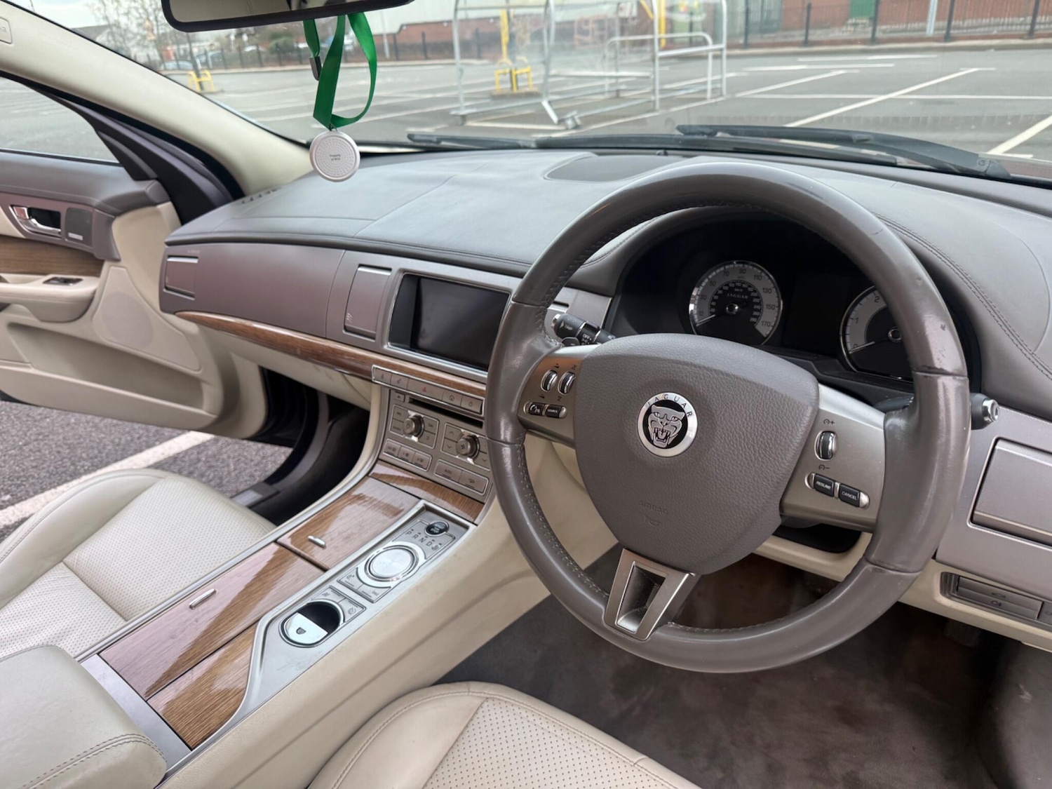 Used Jaguar XF 2009 for sale - 77646669: Photo 26