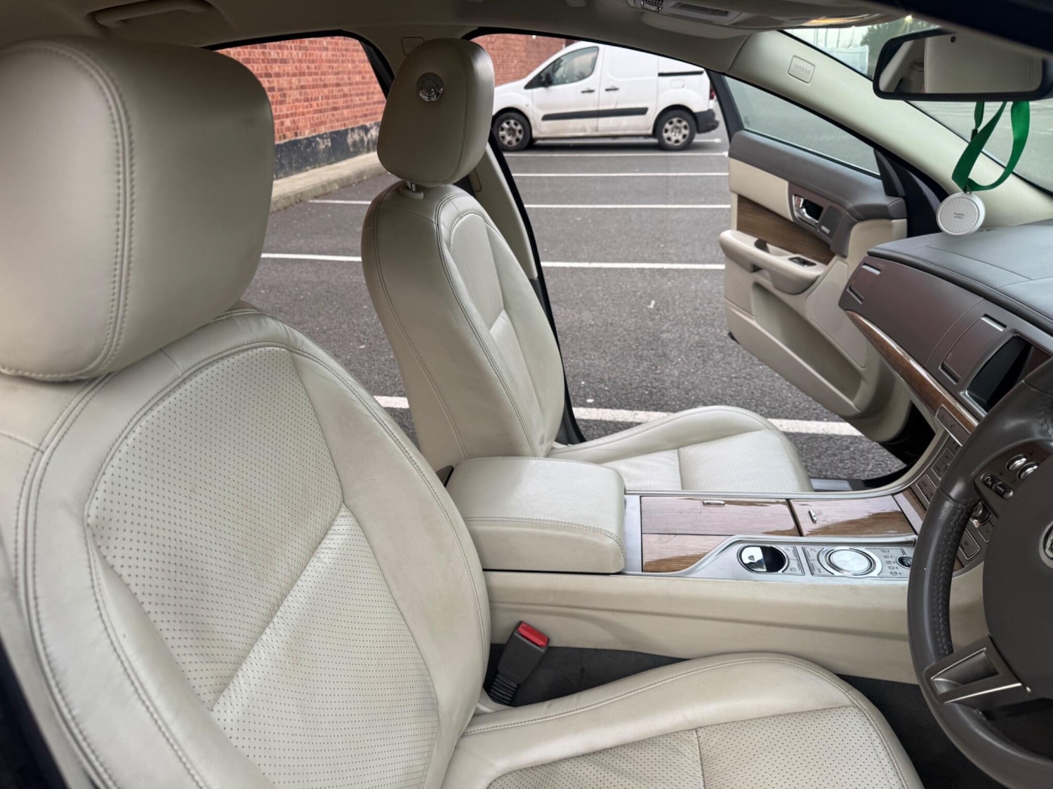 Used Jaguar XF 2009 for sale - 77646669: Photo 29