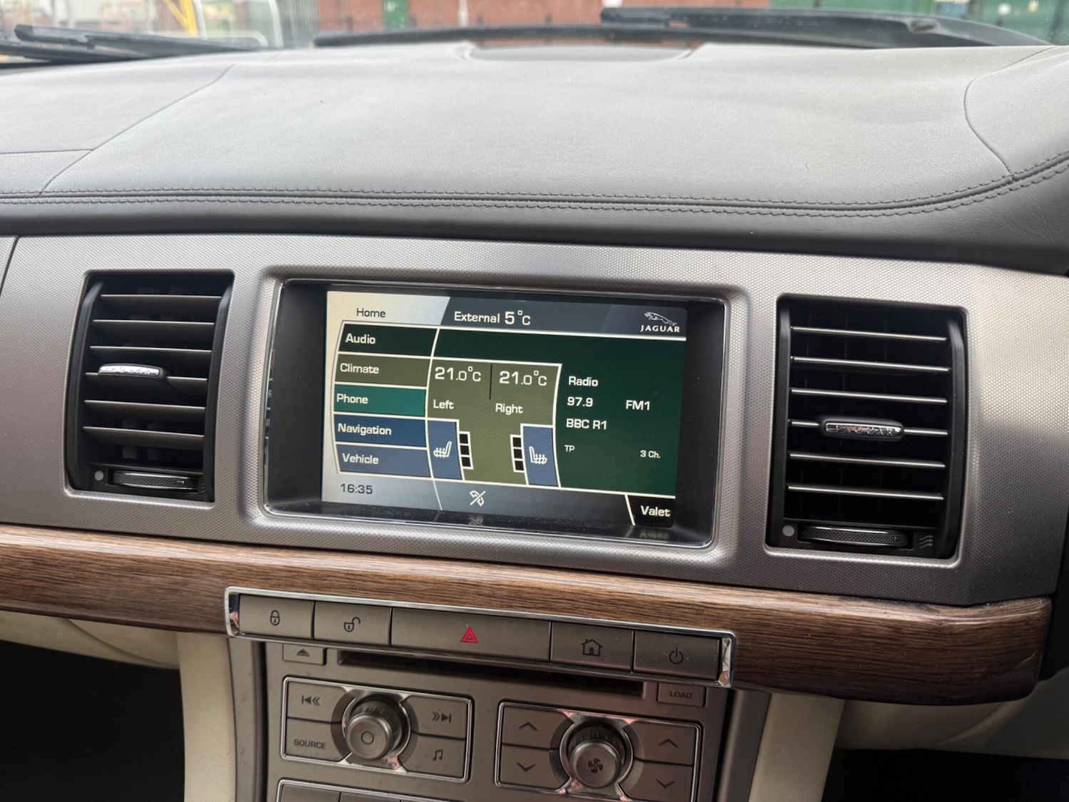 Used Jaguar XF 2009 for sale - 77646669: Photo 43