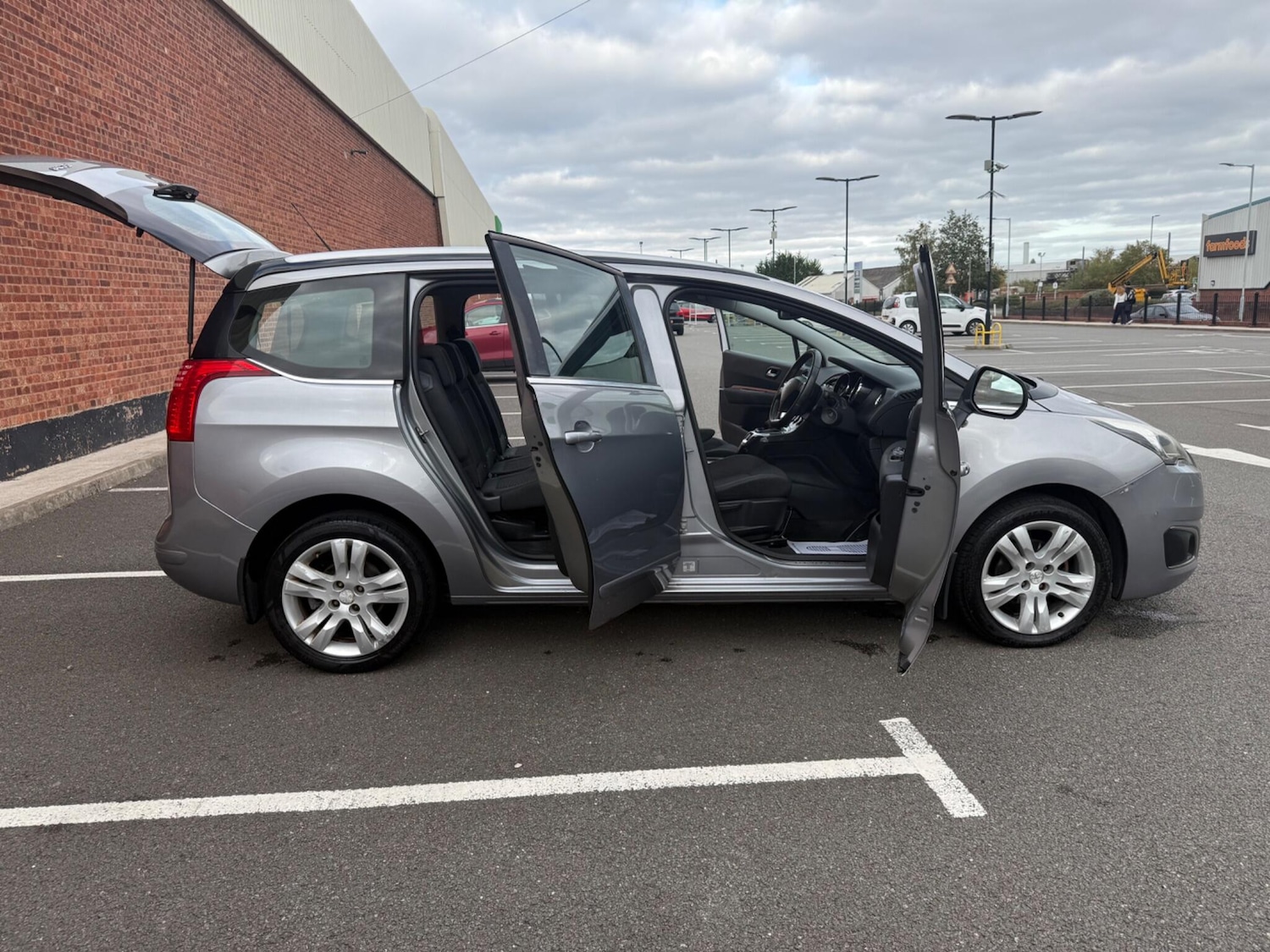 Used Peugeot 5008 2015 for sale - 76247157: Photo 11