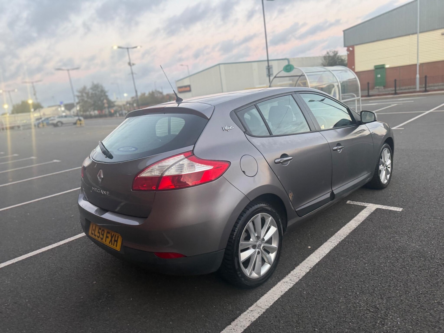 Used Renault Megane 2010 for sale - 76380858: Photo 7