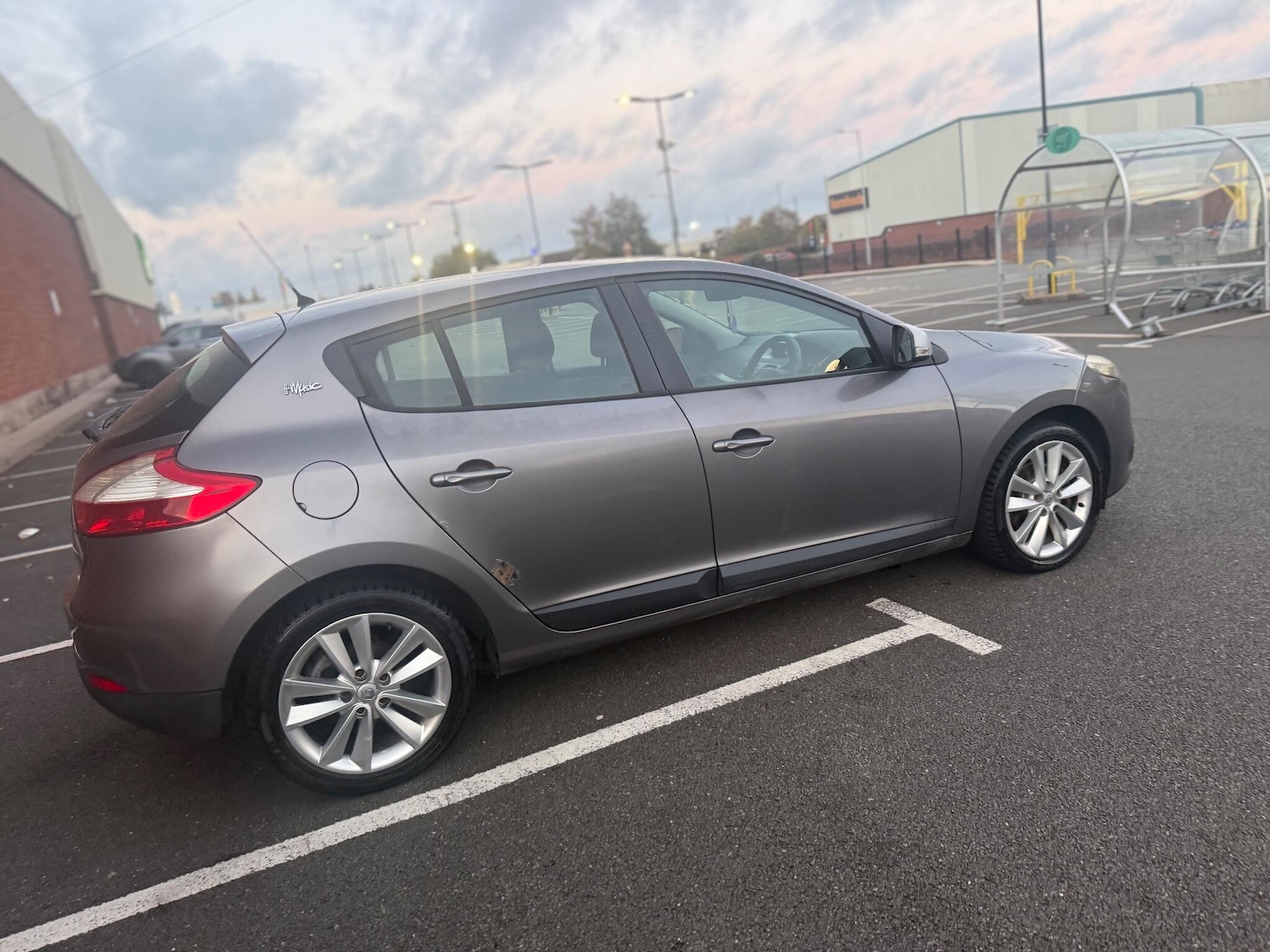 Used Renault Megane 2010 for sale - 76380858: Photo 8
