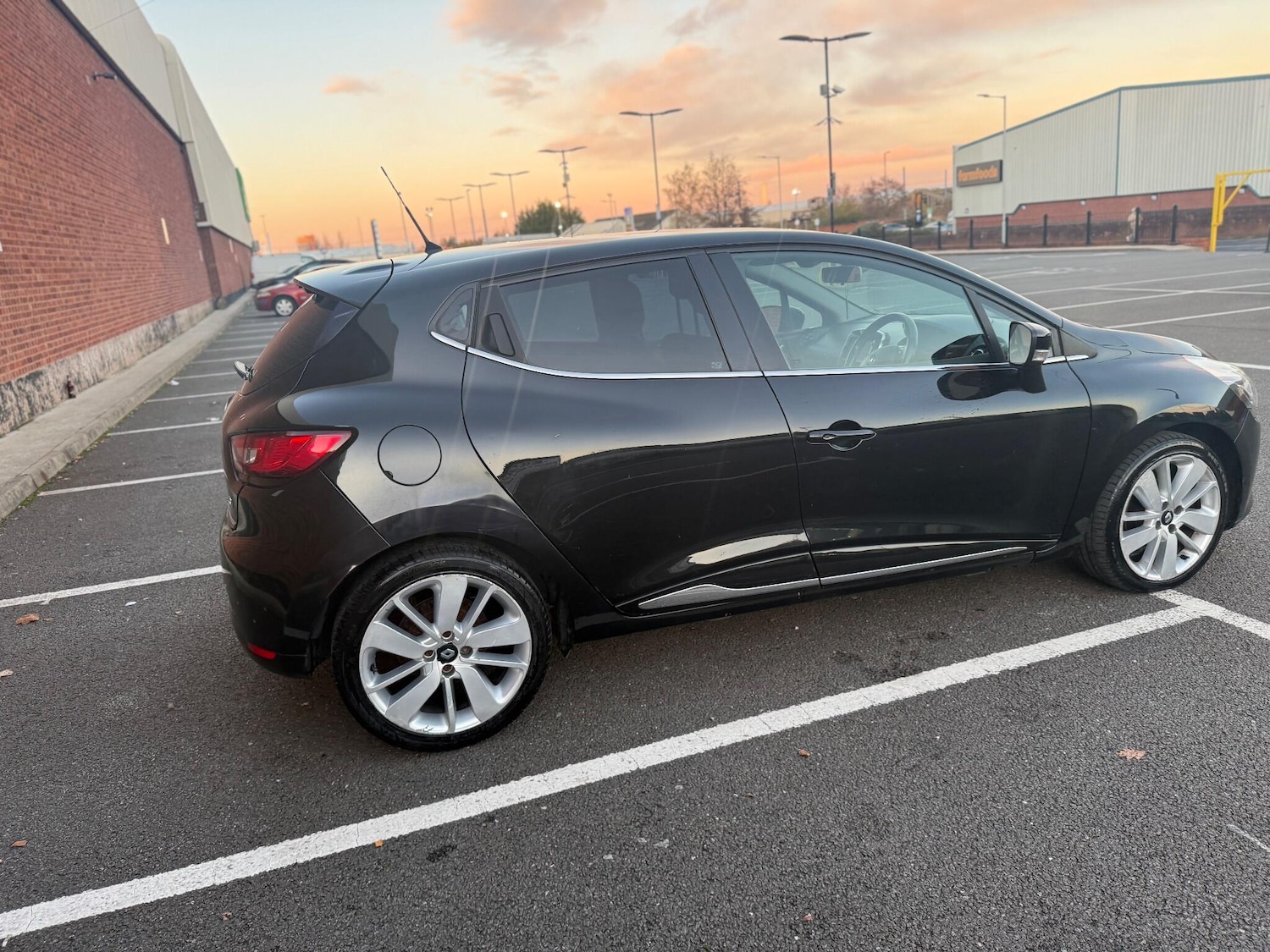 Used Renault Clio 2016 for sale - 76633656: Photo 10