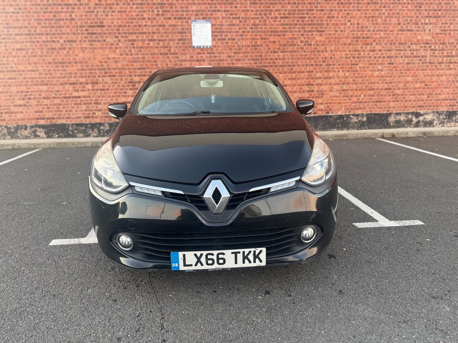 Used Renault Clio 2016 for sale - 76633656: Photo 2