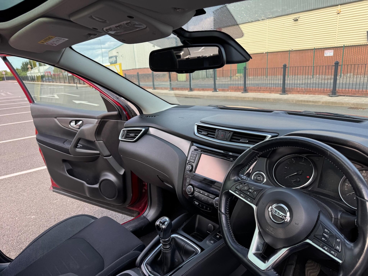 Used Nissan Qashqai 2017 for sale - 76759452: Photo 15