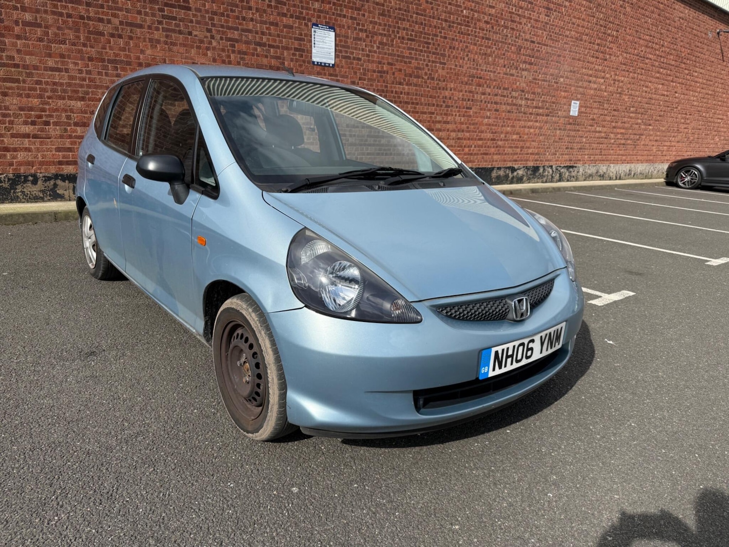 Used Honda Jazz 2006 for sale - 77898527: Photo 2