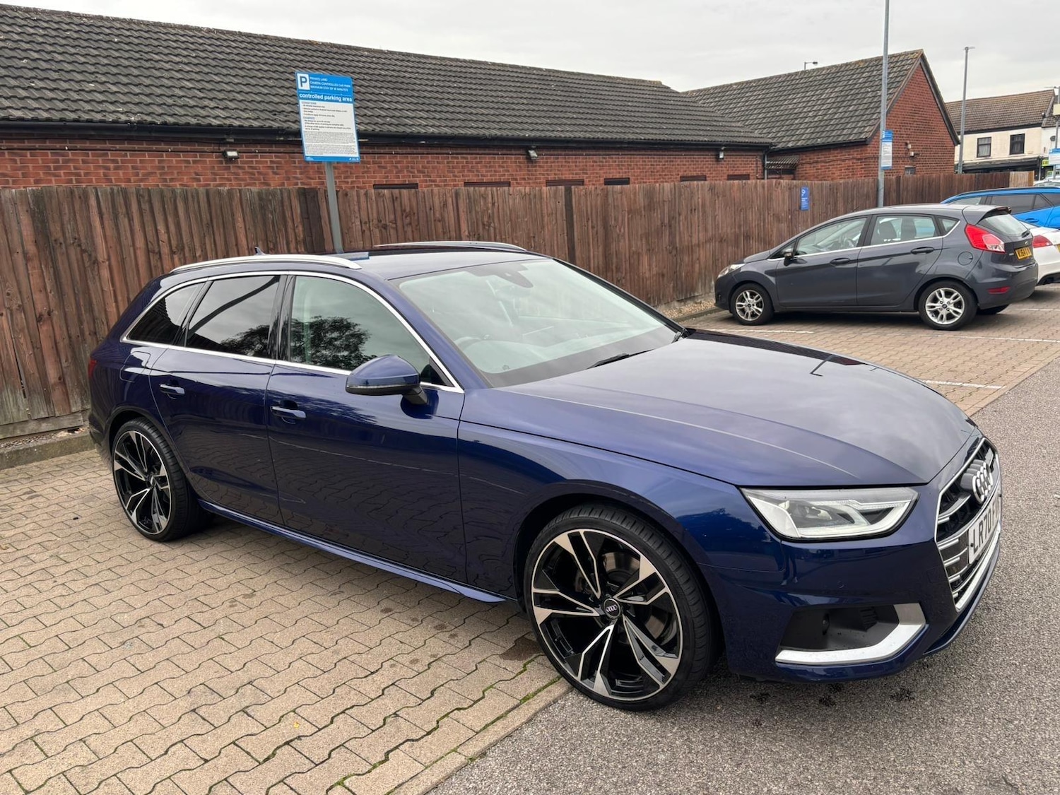 Used Audi A4 2020 for sale - 76377358: Photo 1