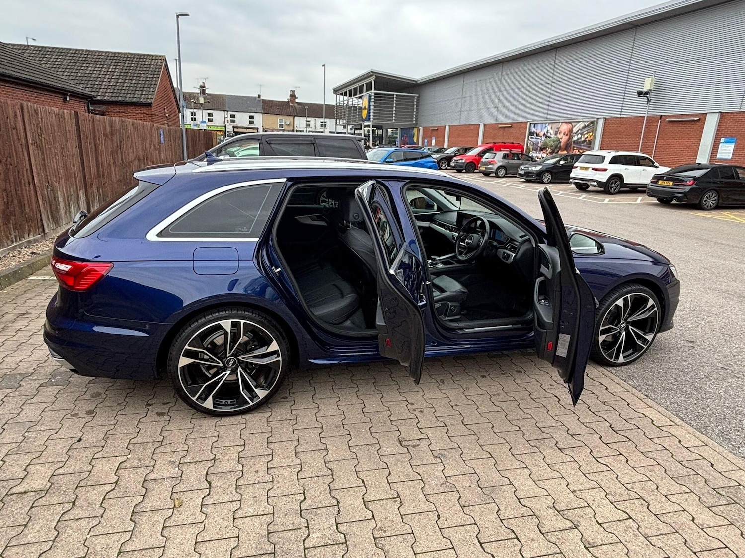 Used Audi A4 2020 for sale - 76377358: Photo 12