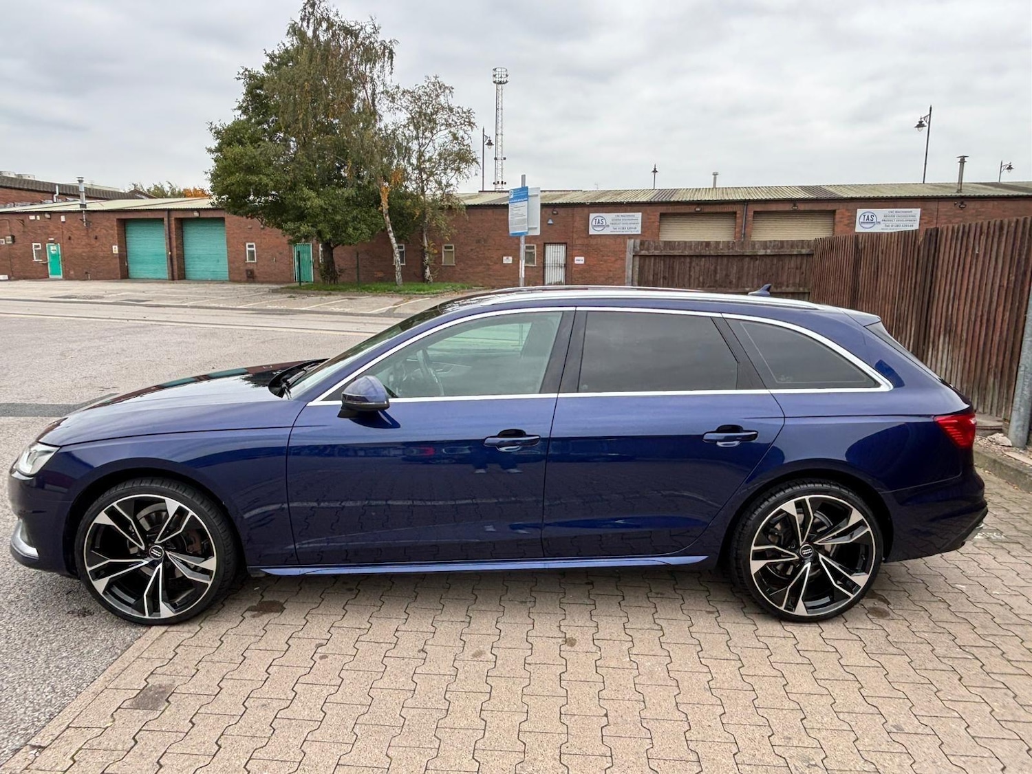 Used Audi A4 2020 for sale - 76377358: Photo 9