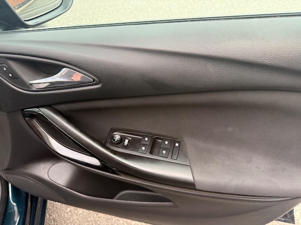 Used Vauxhall Astra 2017 for sale - 76200281: Photo 25