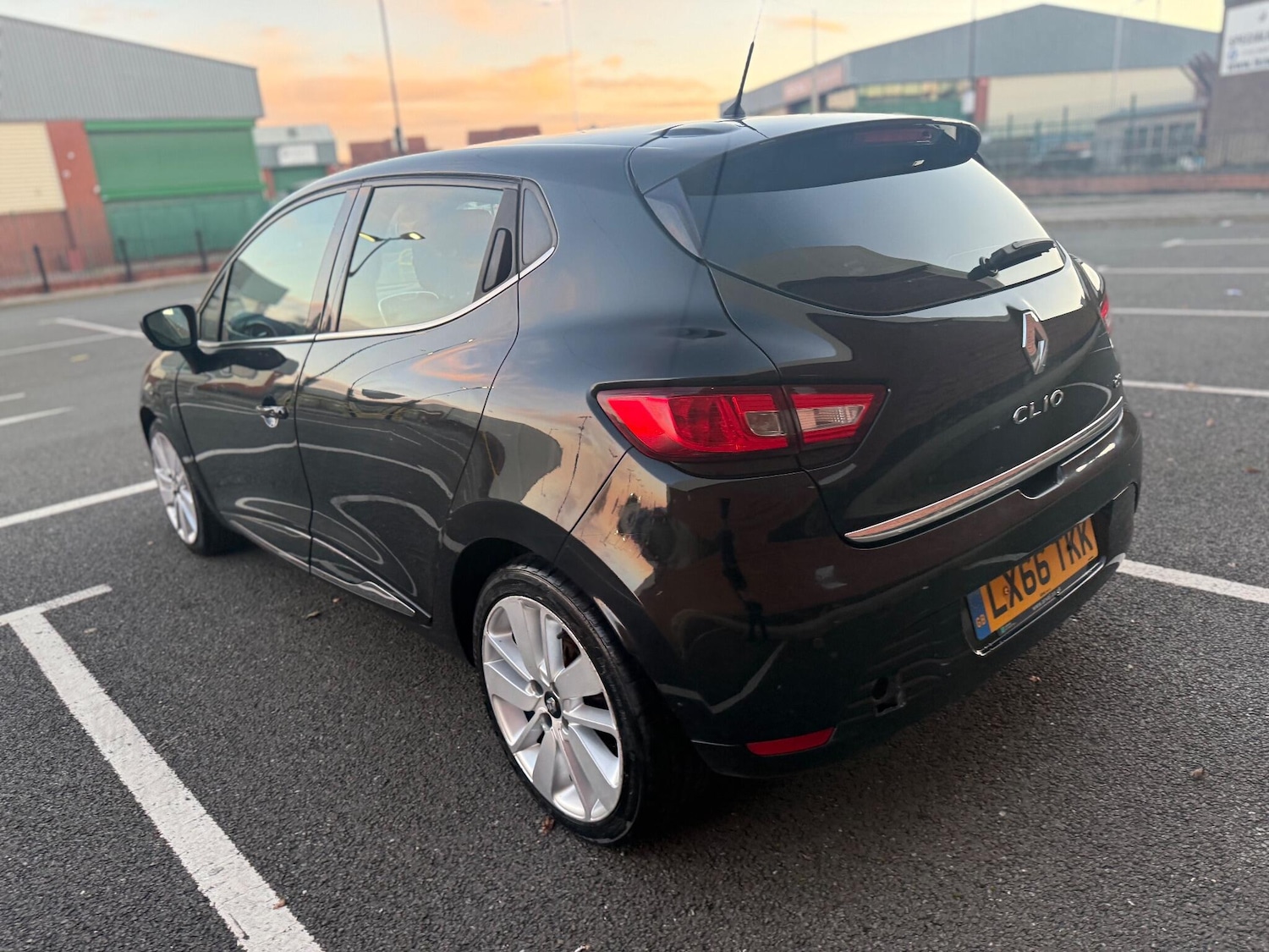 Used Renault Clio 2016 for sale - 76850229: Photo 10