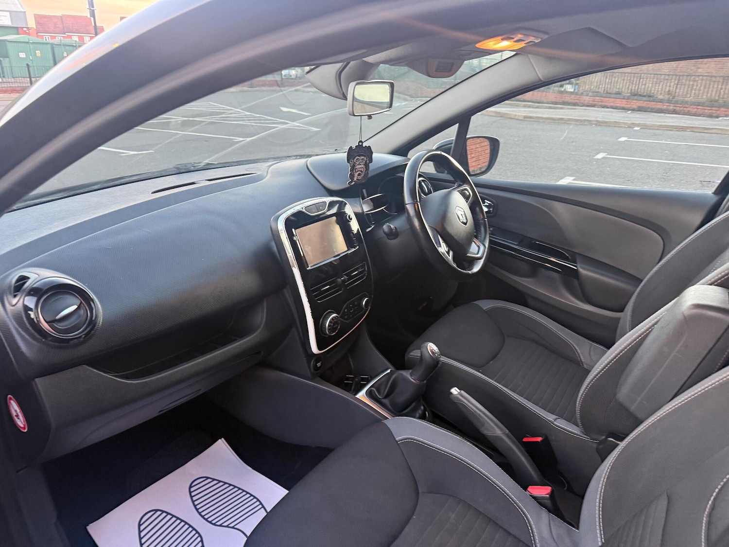 Used Renault Clio 2016 for sale - 76850229: Photo 11