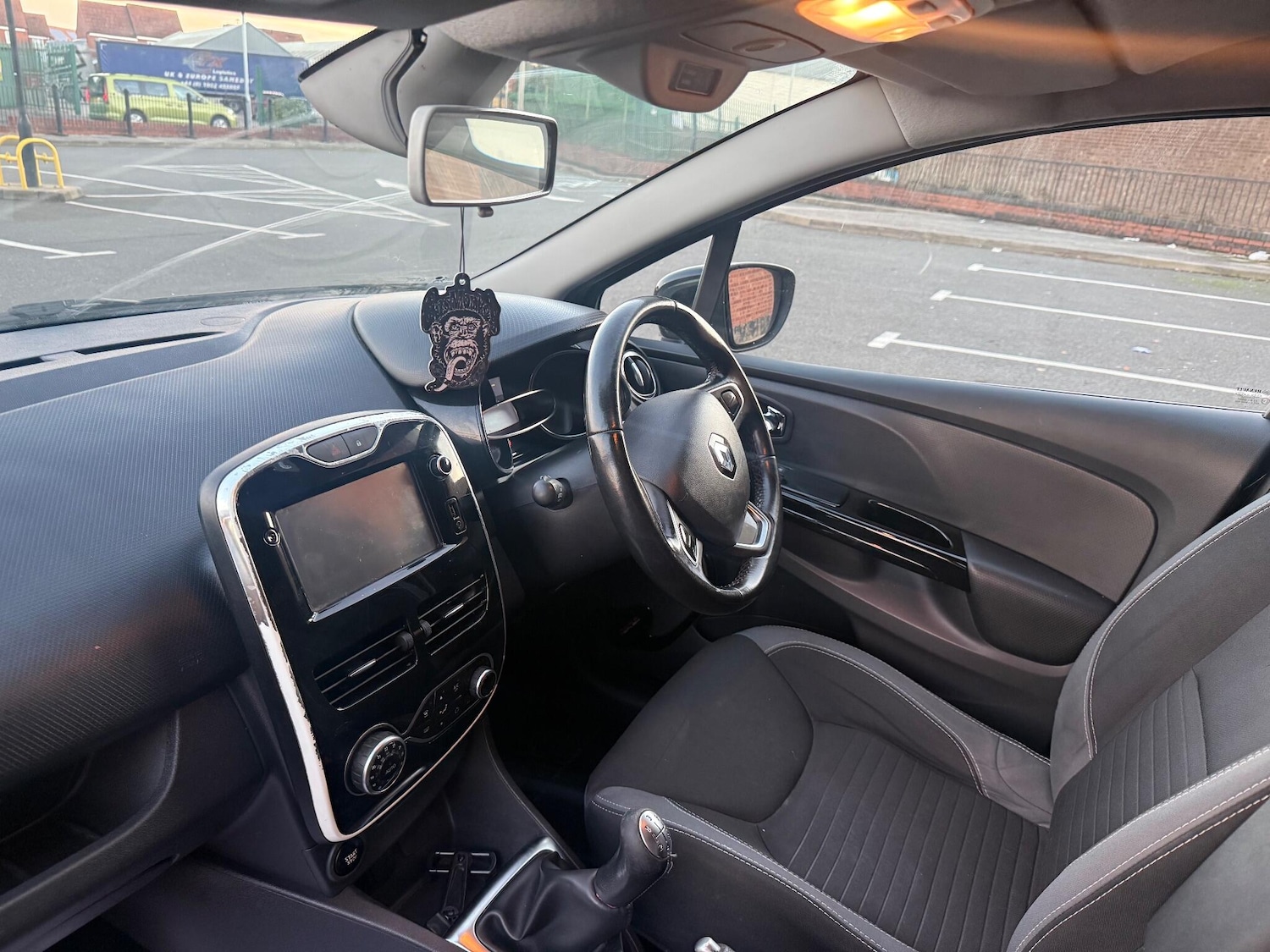 Used Renault Clio 2016 for sale - 76850229: Photo 16