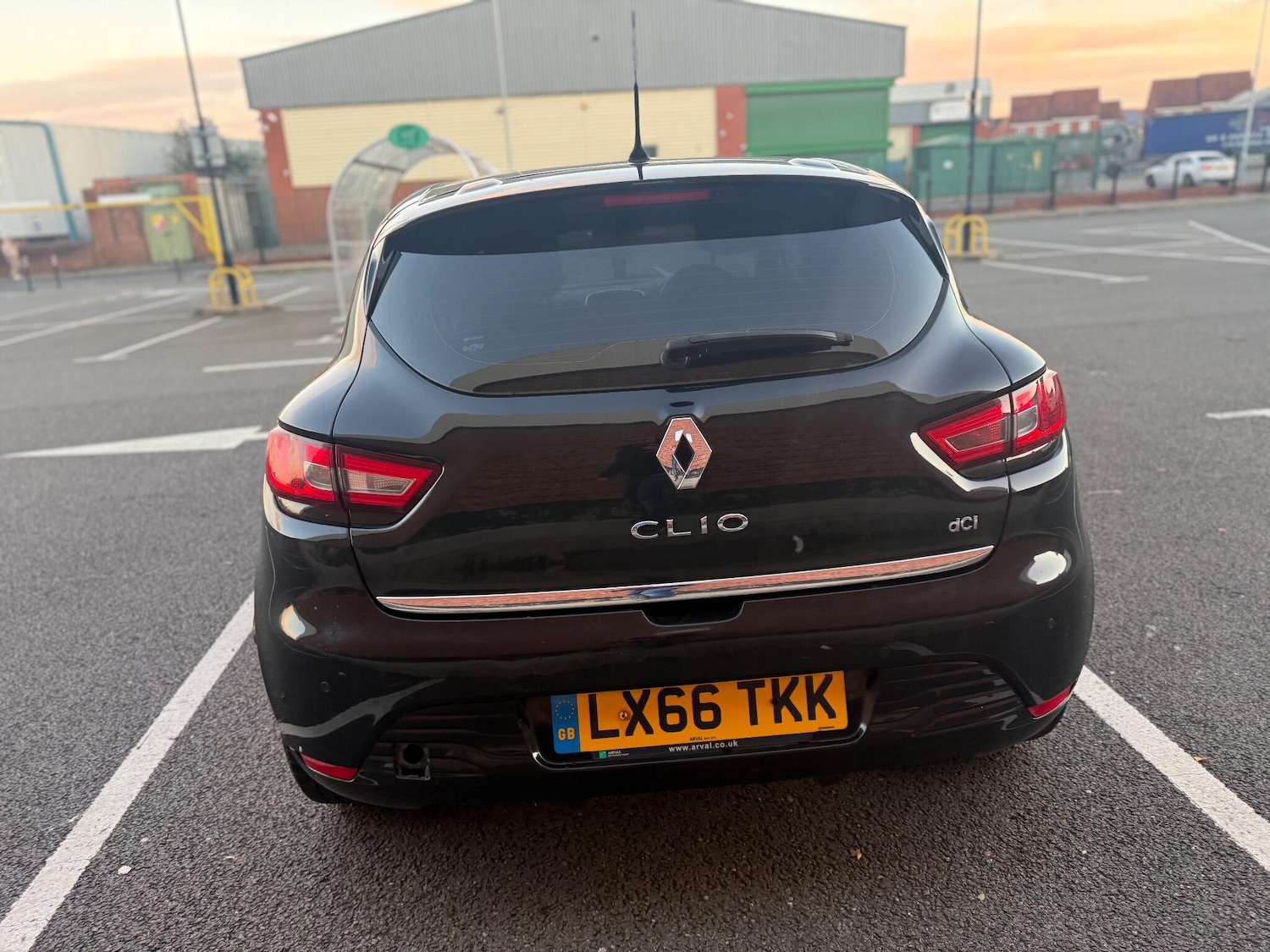 Used Renault Clio 2016 for sale - 76850229: Photo 5