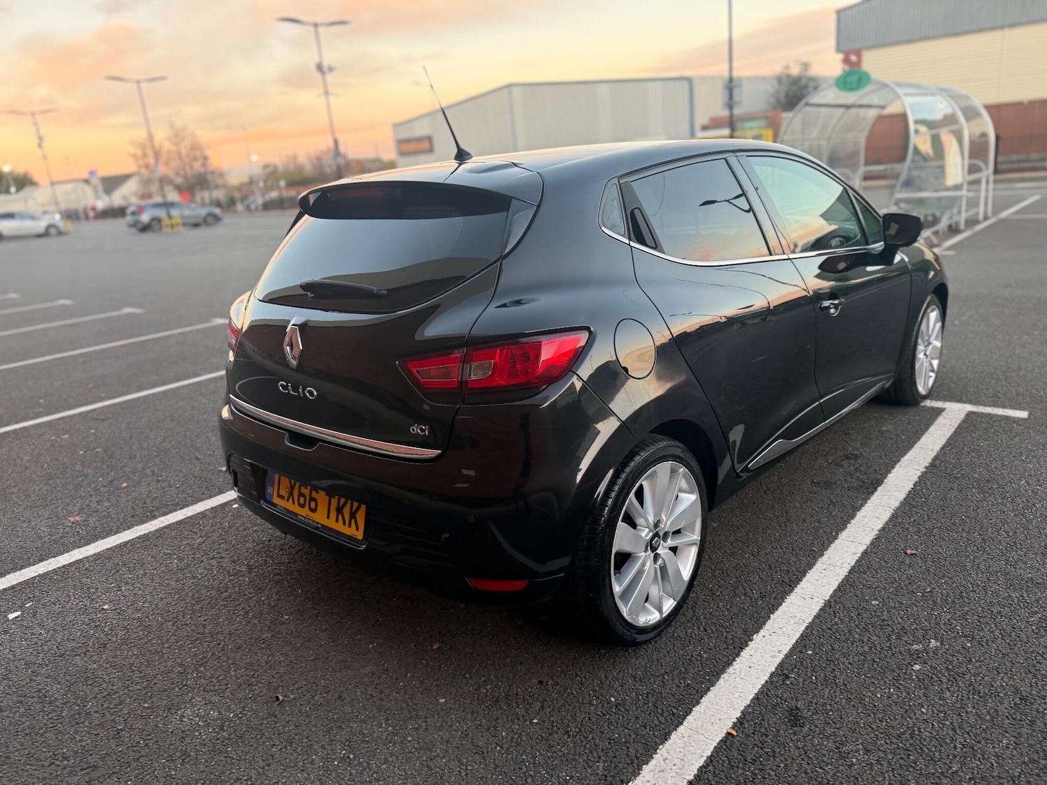 Used Renault Clio 2016 for sale - 76850229: Photo 6