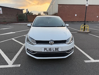 Used Volkswagen Polo 2016 for sale - 74957572: Photo