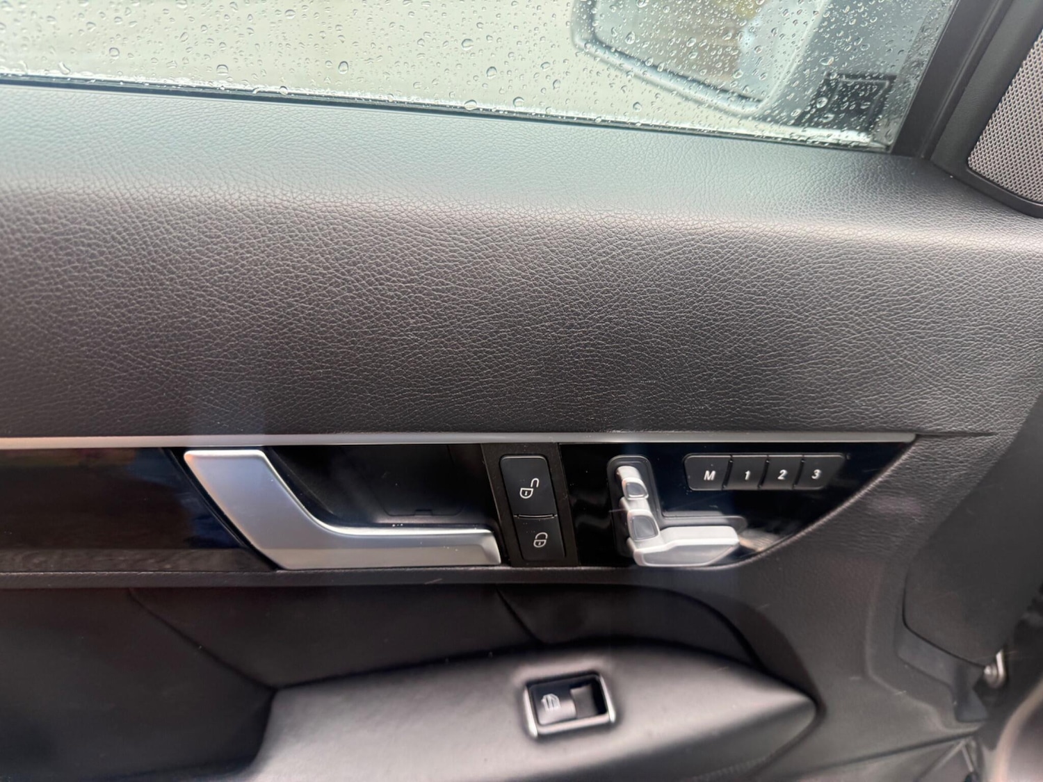 Used Mercedes-Benz E Class 2014 for sale - 77559201: Photo 33