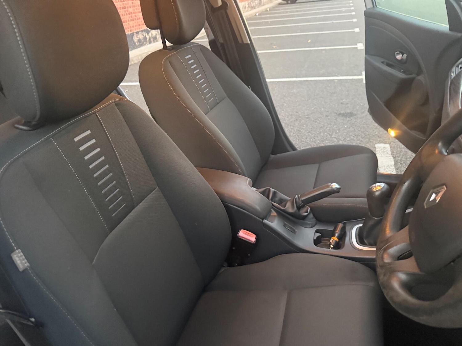 Used Renault Megane 2010 for sale - 77198318: Photo 21