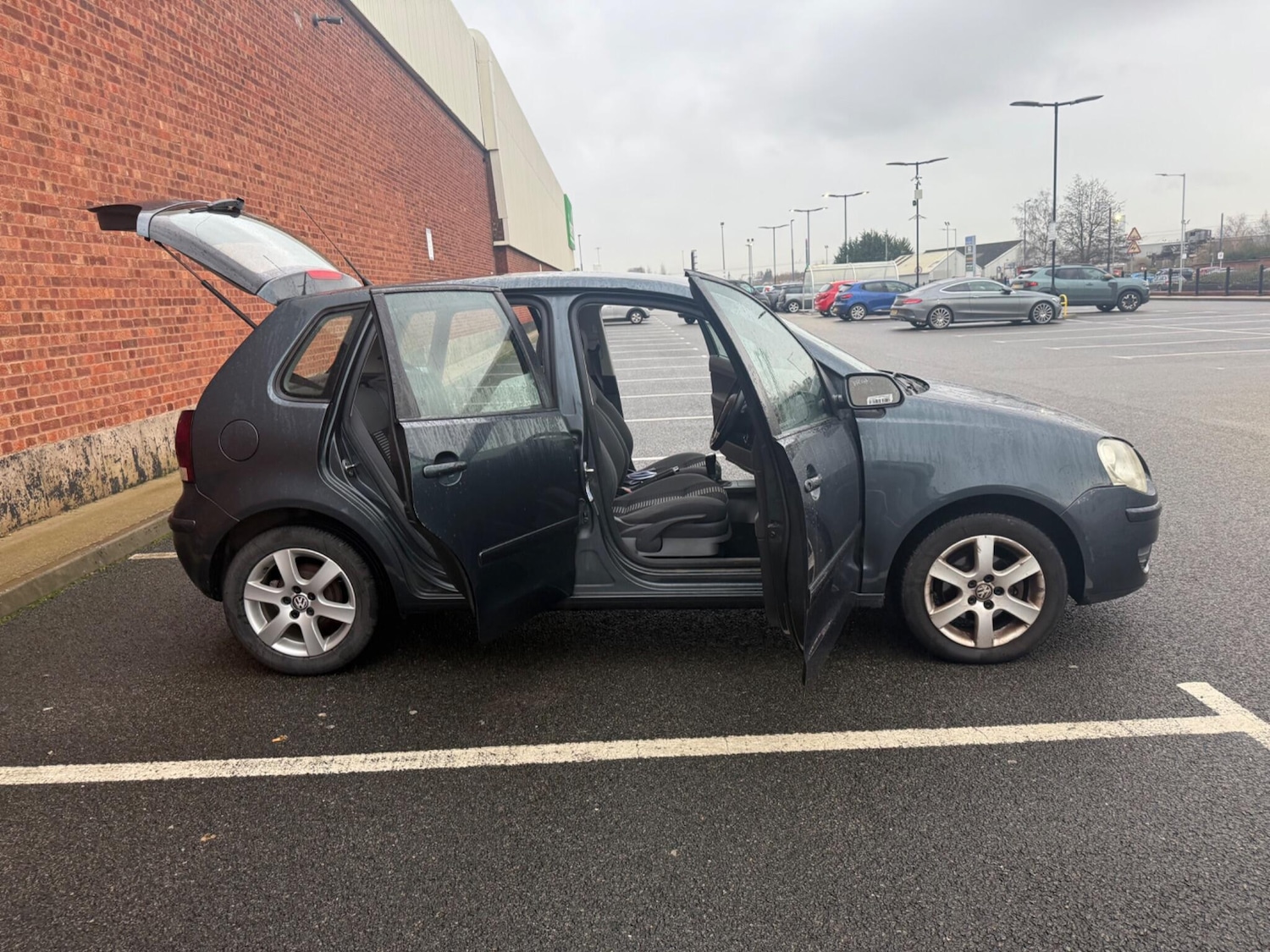 Used Volkswagen Polo 2009 for sale - 77203919: Photo 13