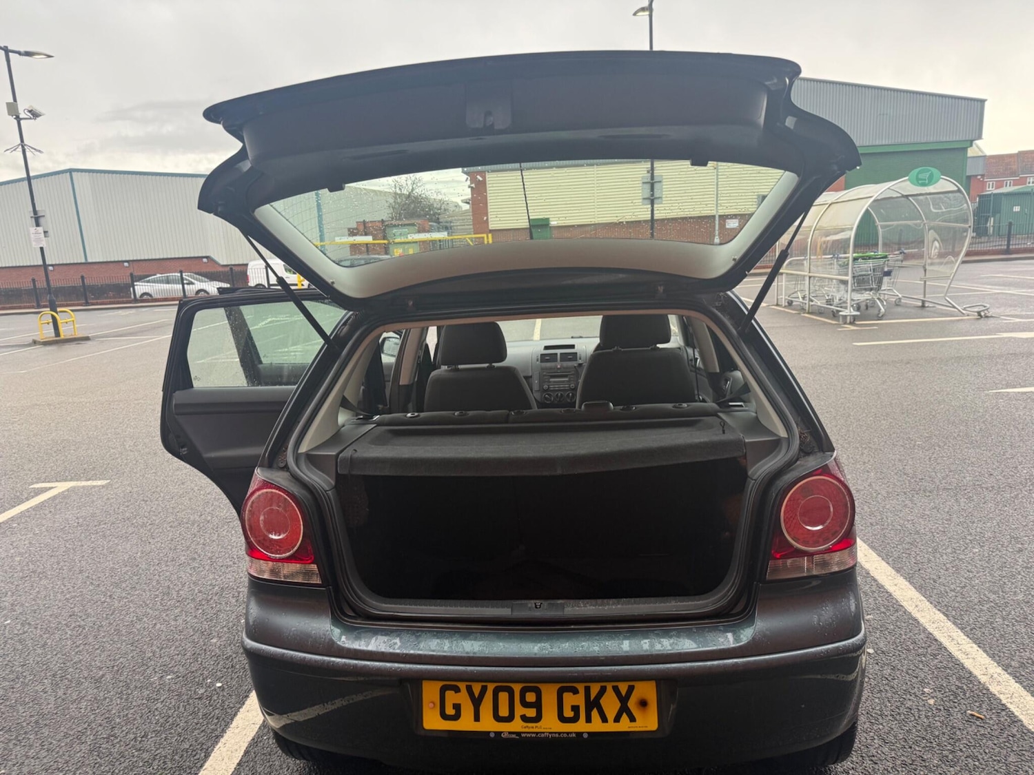 Used Volkswagen Polo 2009 for sale - 77203919: Photo 18