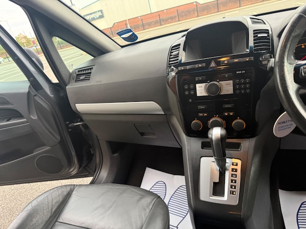 Used Vauxhall Zafira 2010 for sale - 76151271: Photo 21