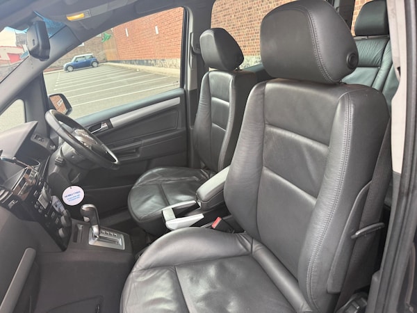 Used Vauxhall Zafira 2010 for sale - 76151271: Photo 43