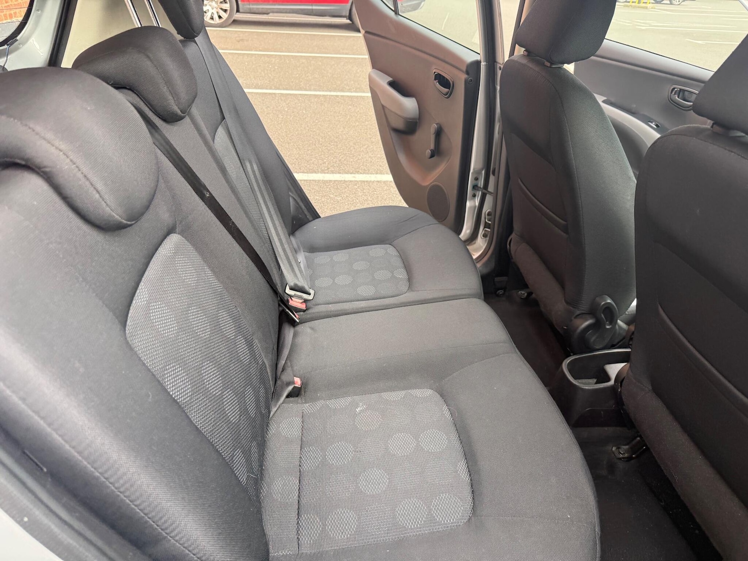 Used Hyundai i10 2010 for sale - 76371638: Photo 21