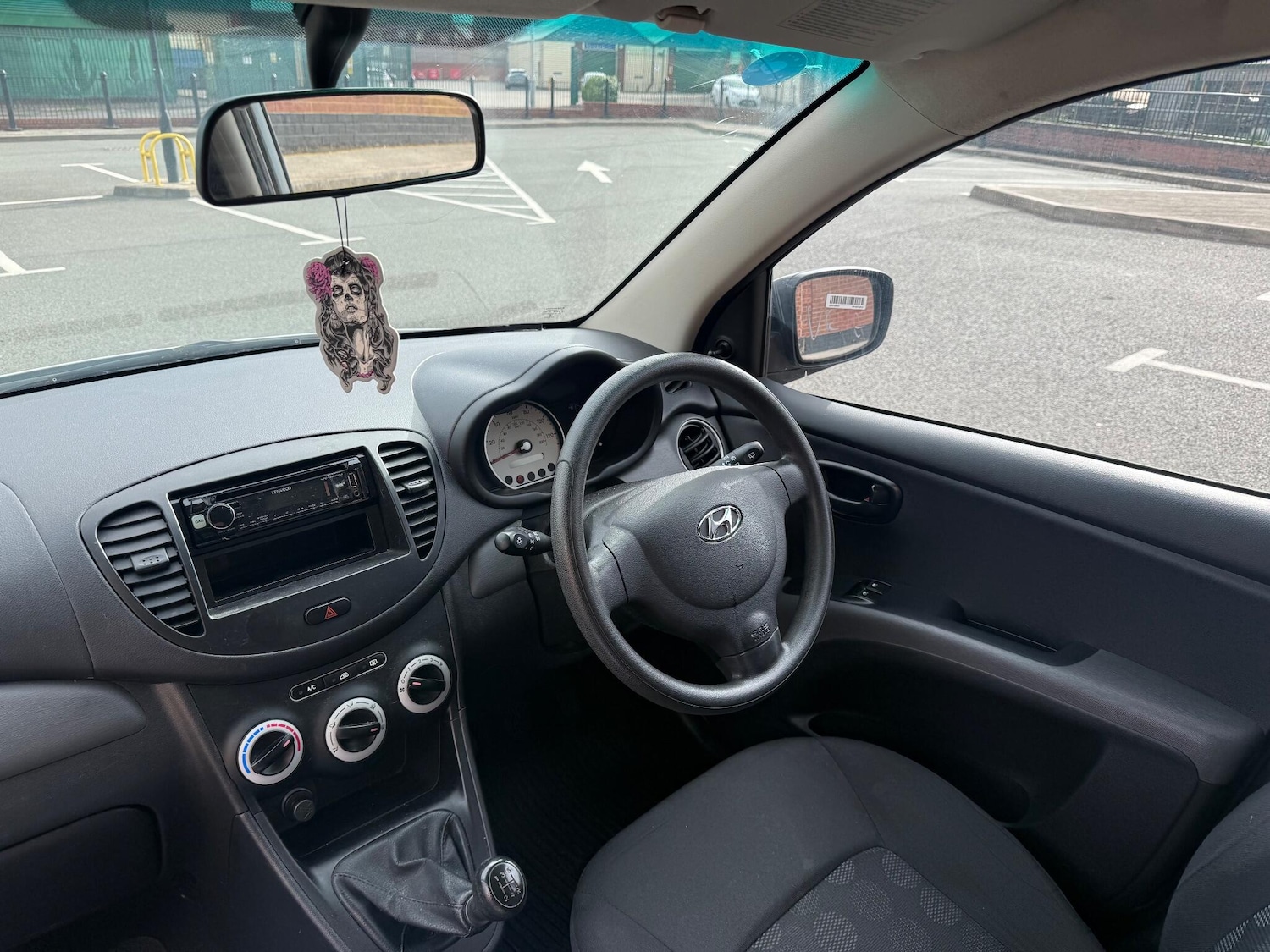 Used Hyundai i10 2010 for sale - 76371638: Photo 23