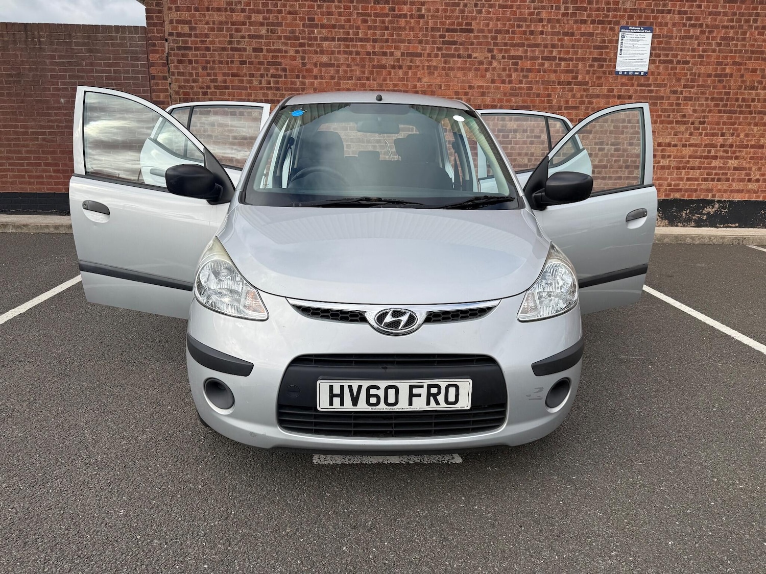 Used Hyundai i10 2010 for sale - 76371638: Photo 28