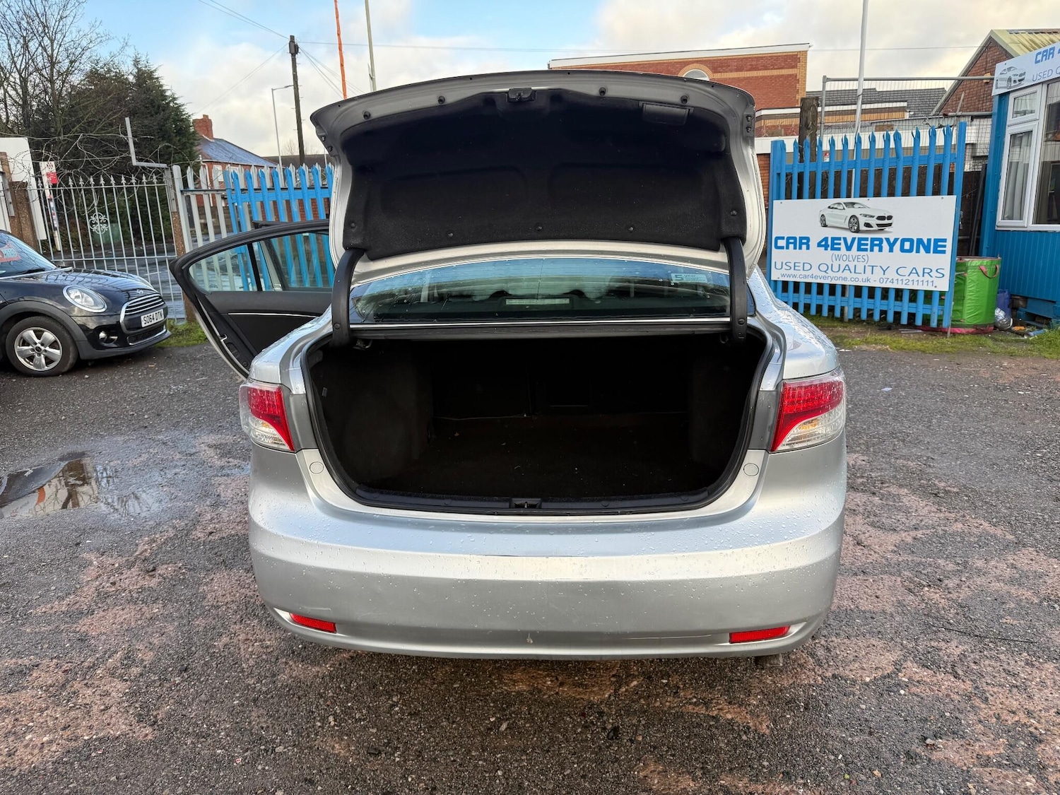 Used Toyota Avensis 2010 for sale - 76850126: Photo 28