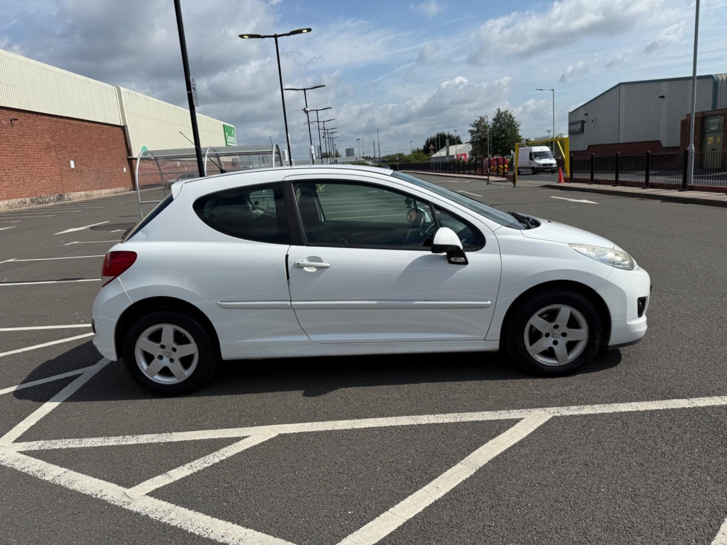 Peugeot 207 (11) - 1.4 Access Euro 5 3dr - Image 10