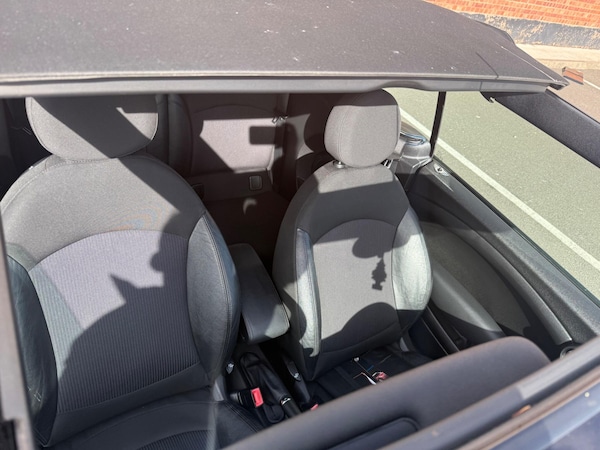 Used MINI Convertible 2011 for sale - 76179373: Photo 31