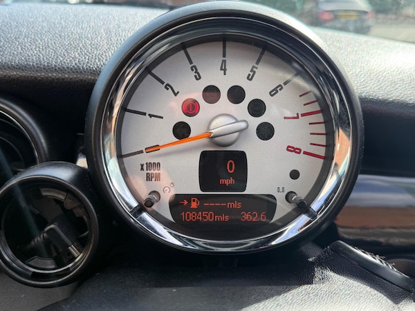 Used MINI Convertible 2011 for sale - 76179373: Photo 35