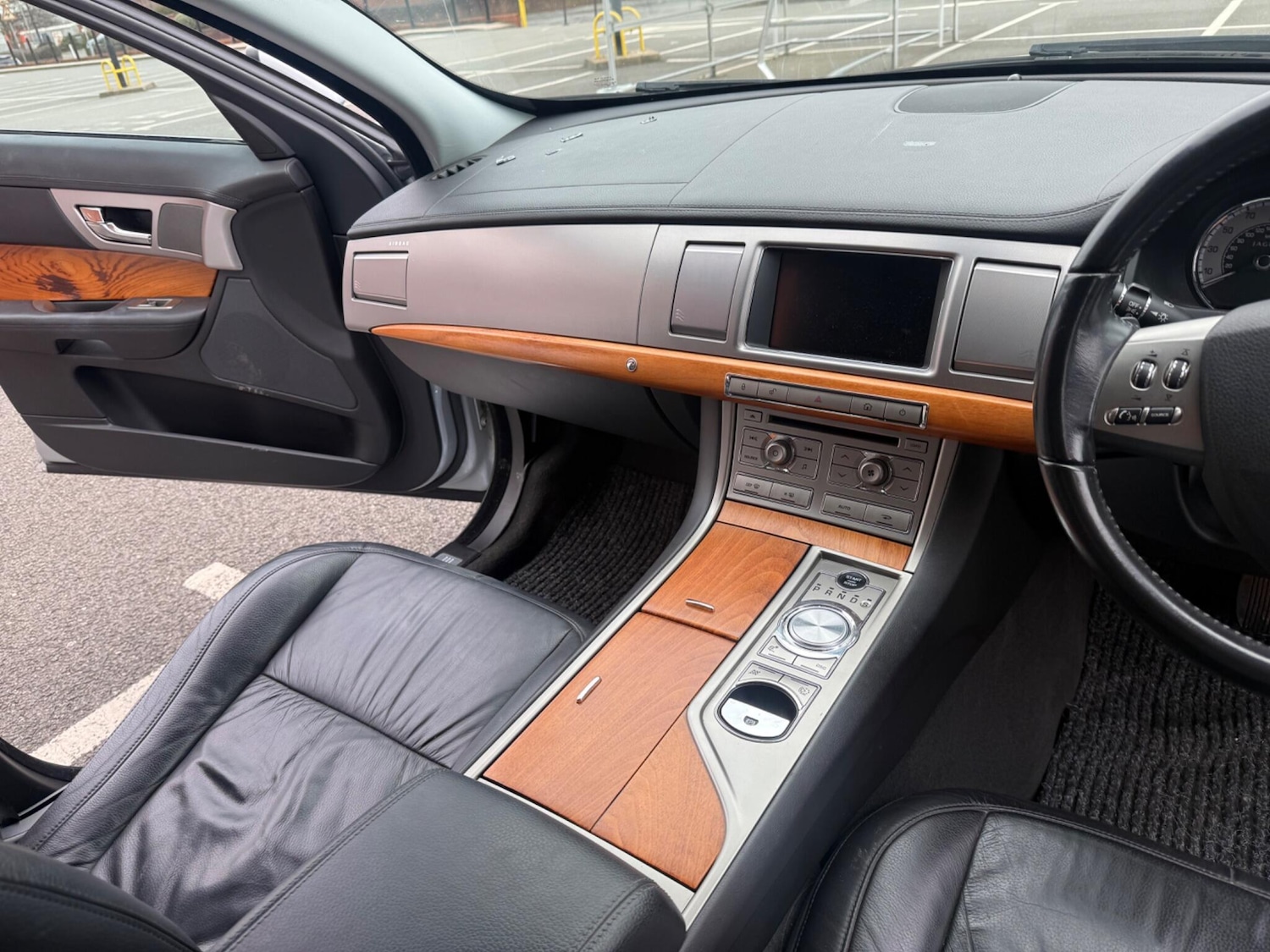 Used Jaguar XF 2011 for sale - 78047859: Photo 29