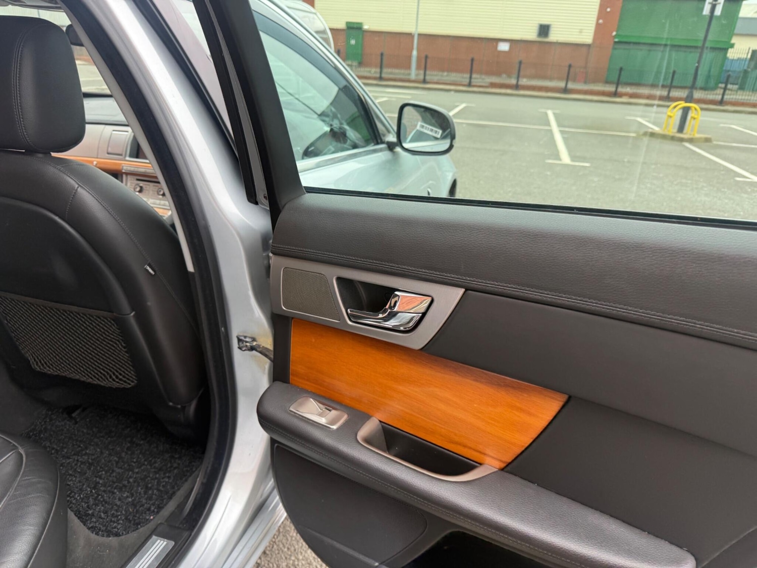 Used Jaguar XF 2011 for sale - 78047859: Photo 36