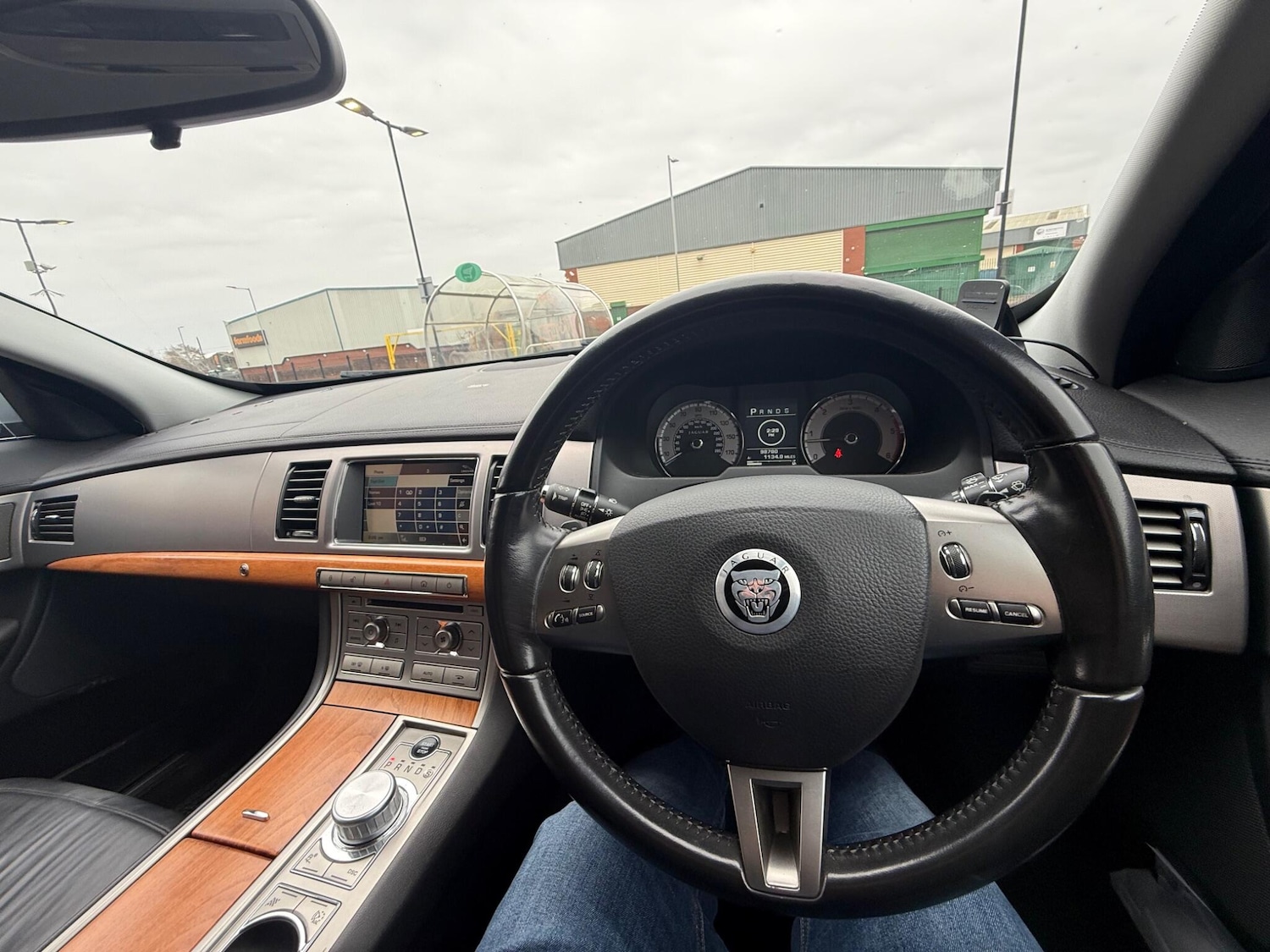 Used Jaguar XF 2011 for sale - 78047859: Photo 46