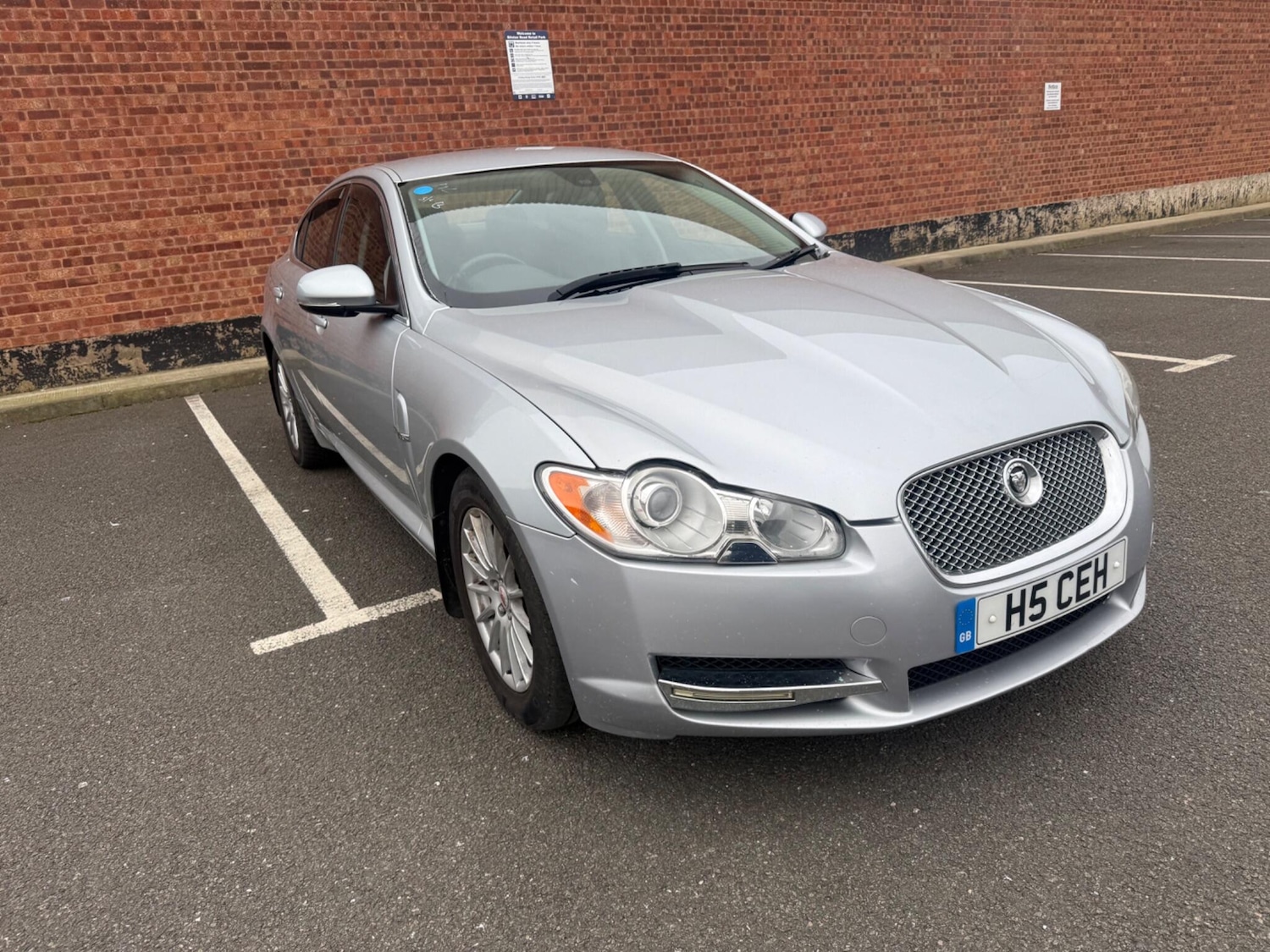 Used Jaguar XF 2011 for sale - 78047859: Photo 5