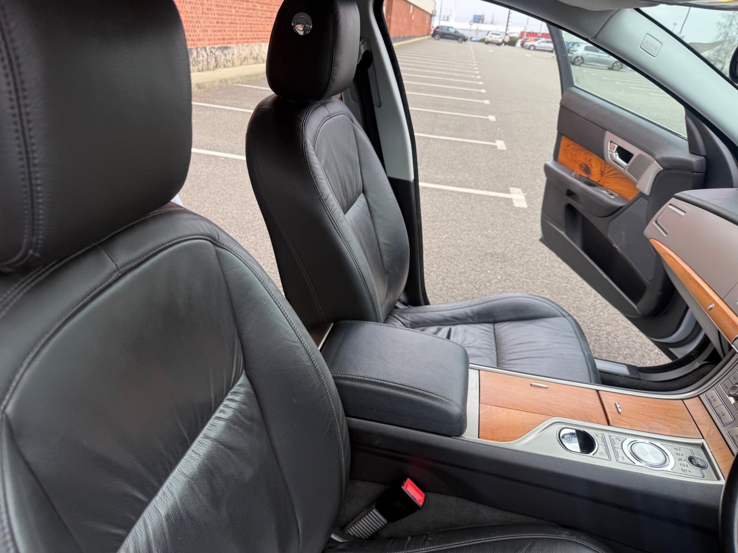 Used Jaguar XF 2011 for sale - 78047859: Photo 51