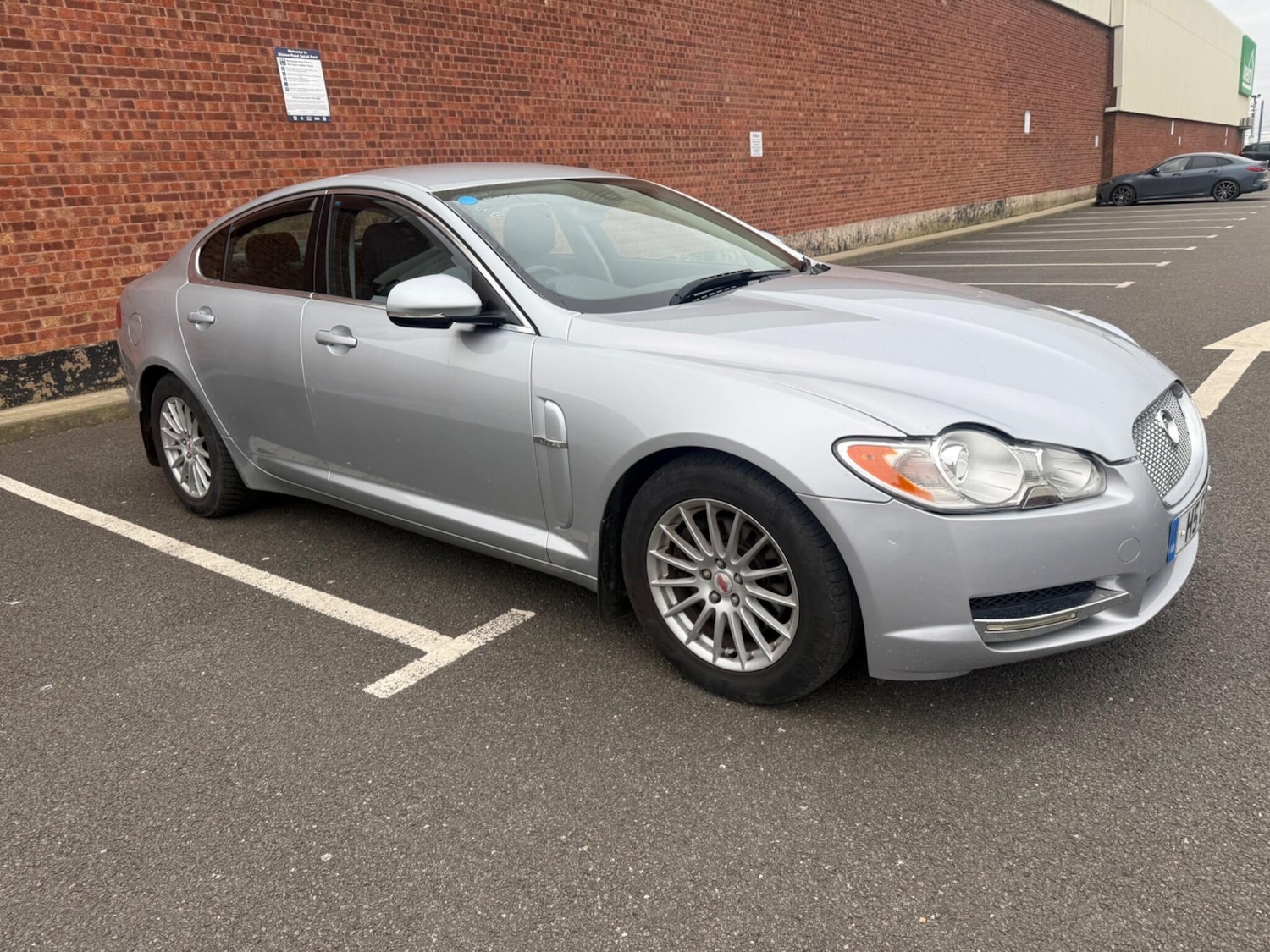 Used Jaguar XF 2011 for sale - 78047859: Photo 6