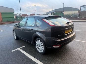 Used Ford Focus 2010 for sale - 77198320: Photo