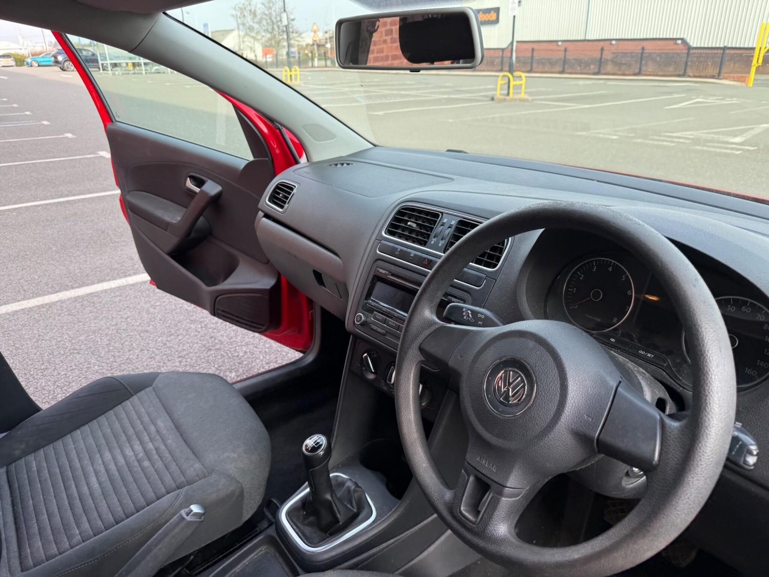 Used Volkswagen Polo 2012 for sale - 77969844: Photo 24