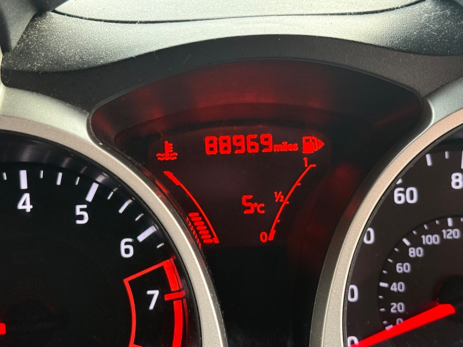 Used Nissan Juke 2014 for sale - 76619917: Photo 35