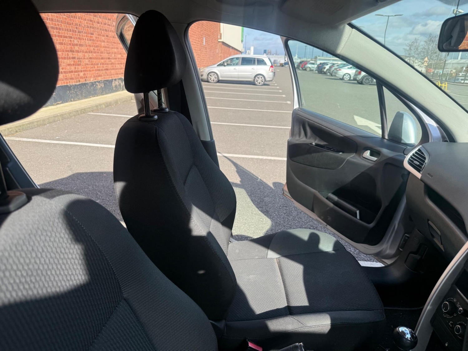 Used Peugeot 207 2011 for sale - 77737081: Photo 24