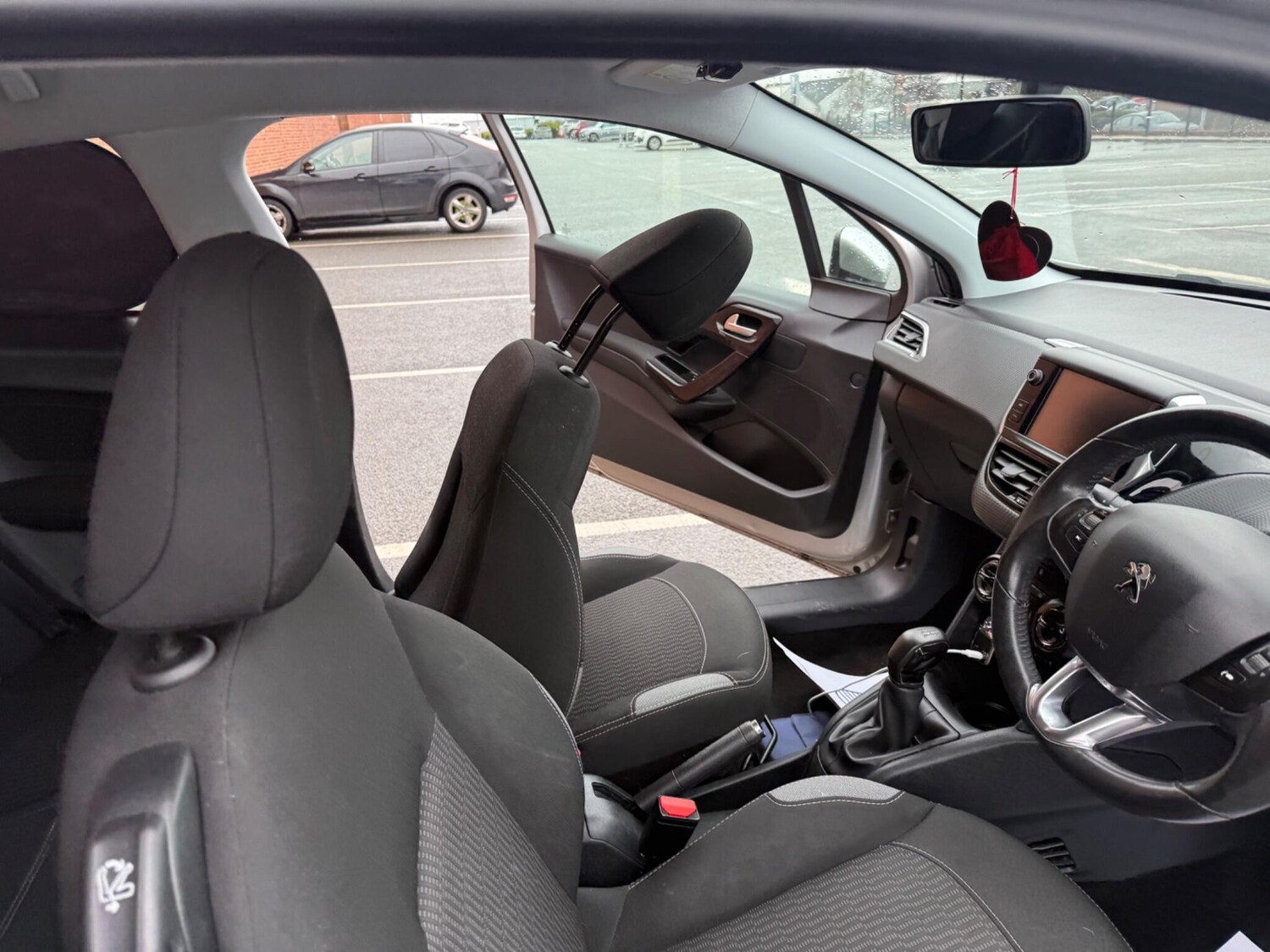 Used Peugeot 208 for sale - 78057915: Photo 29