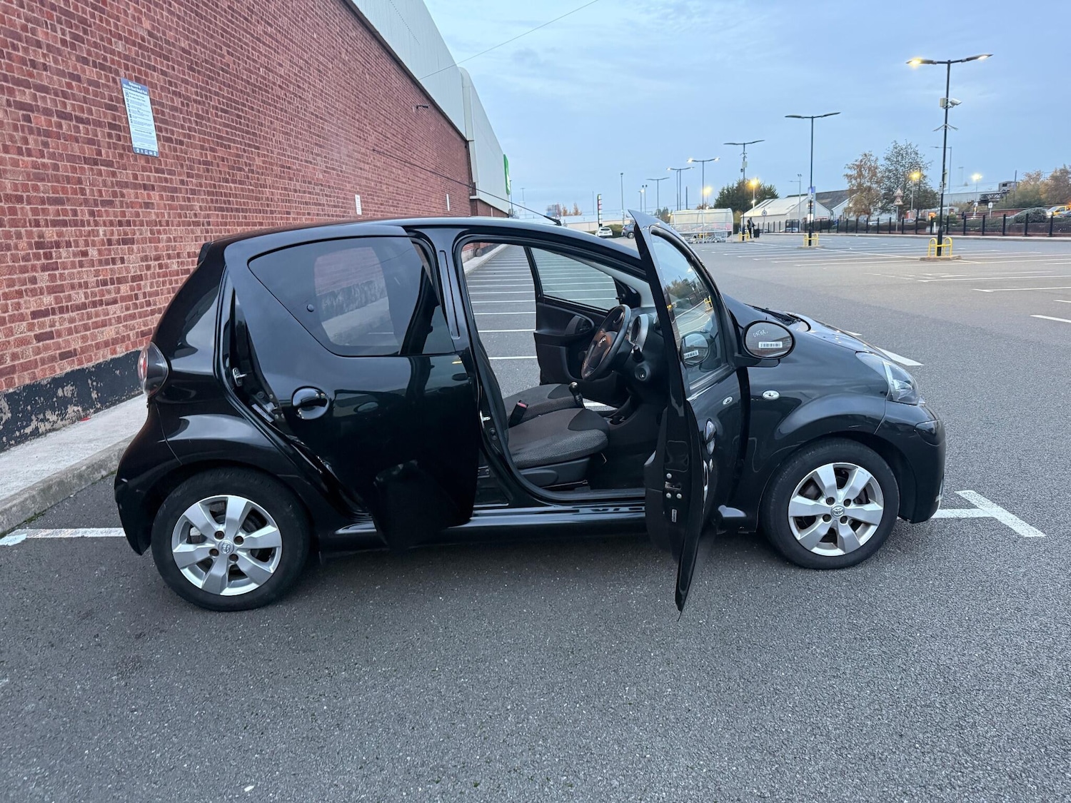 Used Toyota AYGO 2013 for sale - 76485342: Photo 22