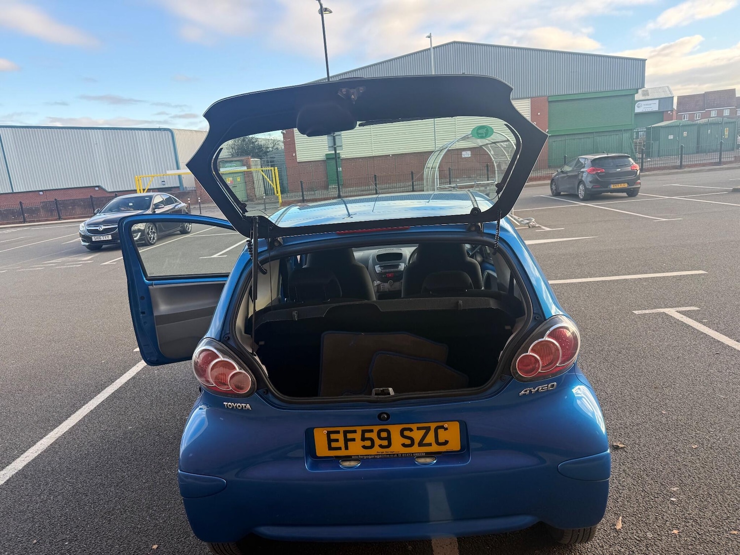 Used Toyota AYGO 2010 for sale - 76645952: Photo 10