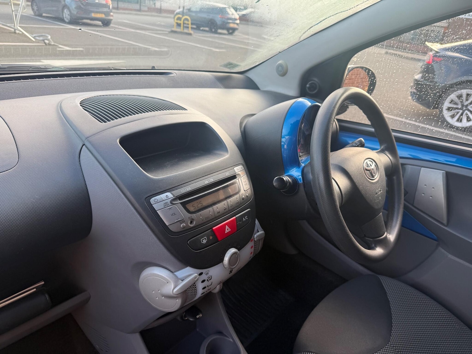 Used Toyota AYGO 2010 for sale - 76645952: Photo 14