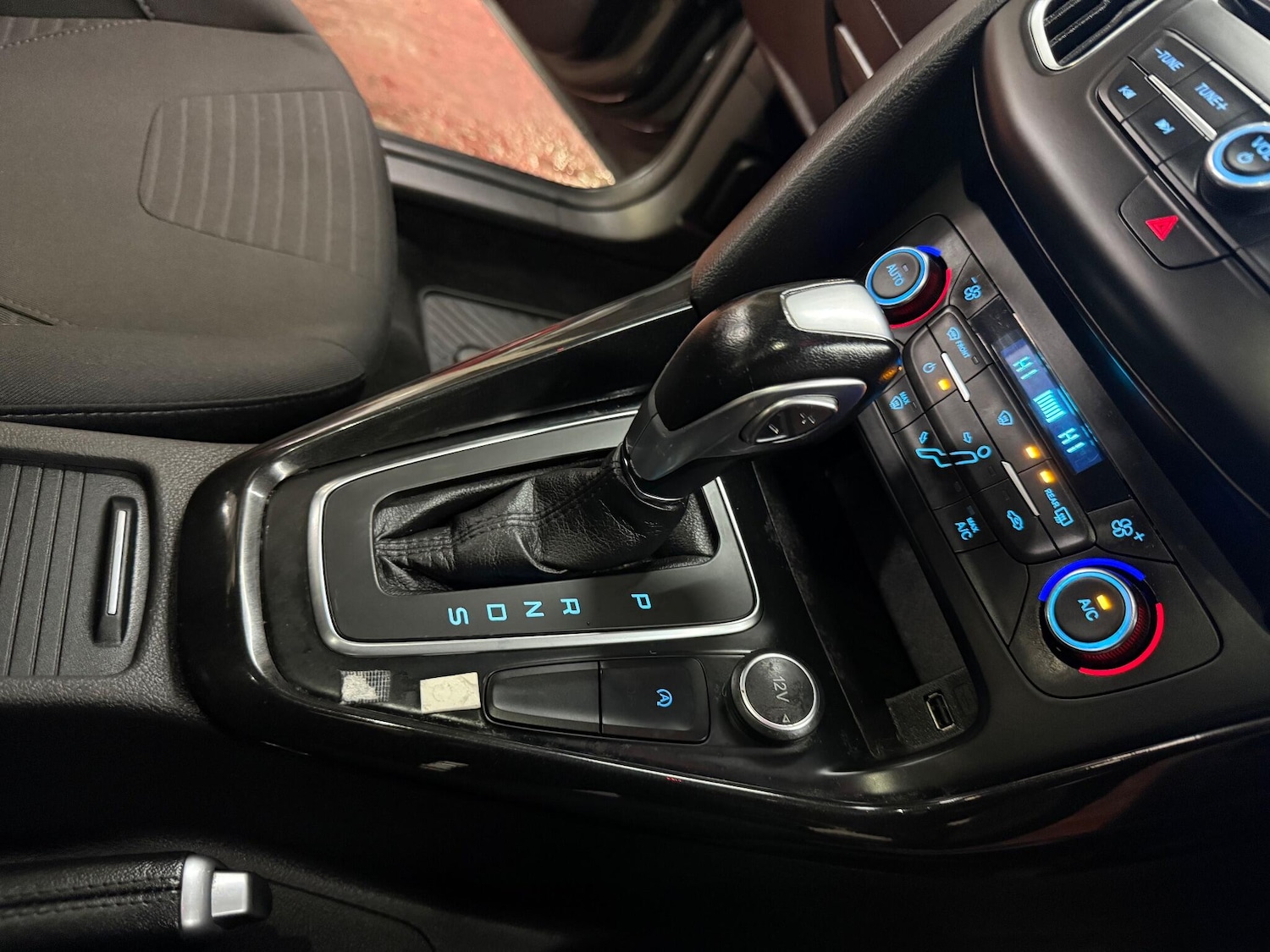 Used Ford Focus for sale - 76549327: Photo 20